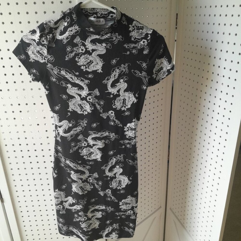 Popular 21, Black & White Dragon Print Dress, Size Small